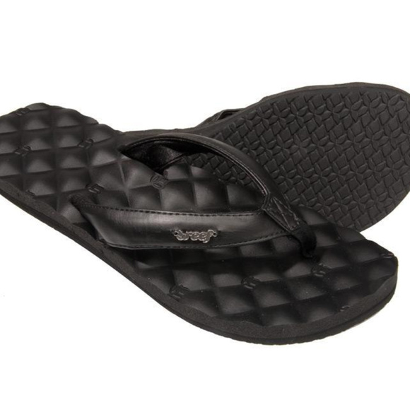 reef quilted flip flop